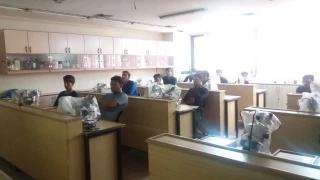 بازدید دانشجویان گیاه پزشکی از آزمایشگاه حشره شناسی دانشگاه صنعتی اصفهان